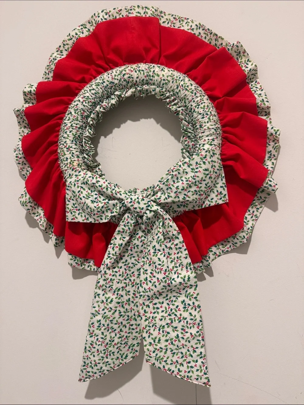 Vintage Polyester Red & Cream Floral Ruffled Bow Reef